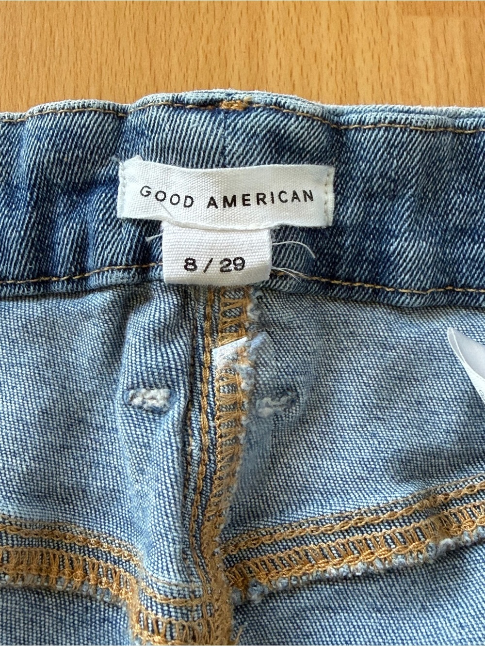 Woman's Good American Light Blue Distressed Denim Jeans - size 8/29 - Picture 2 of 3